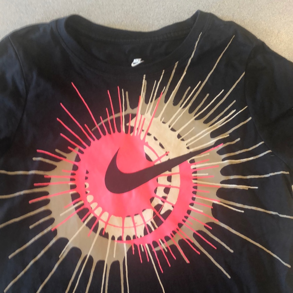 Nike short sleeve shirt